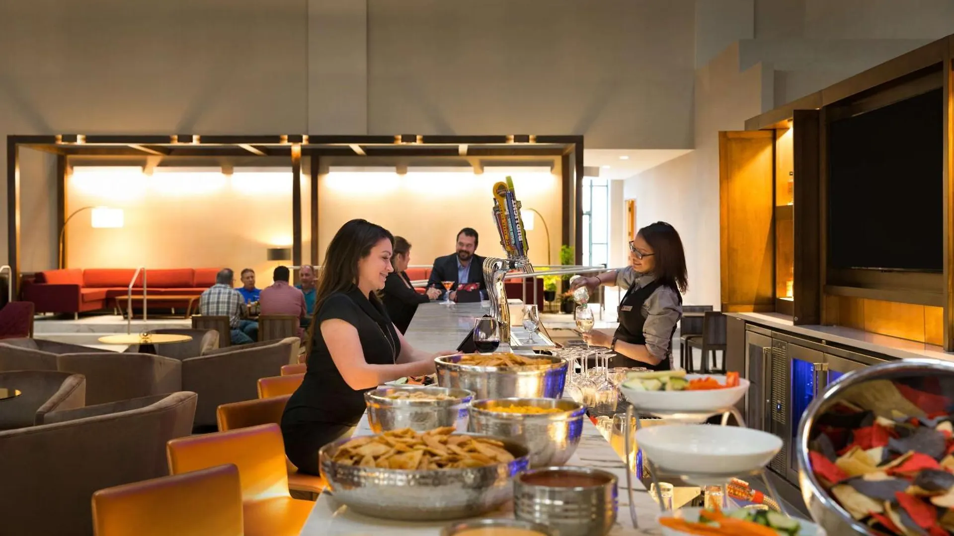 מלון Embassy Suites By Hilton Phoenix Downtown North