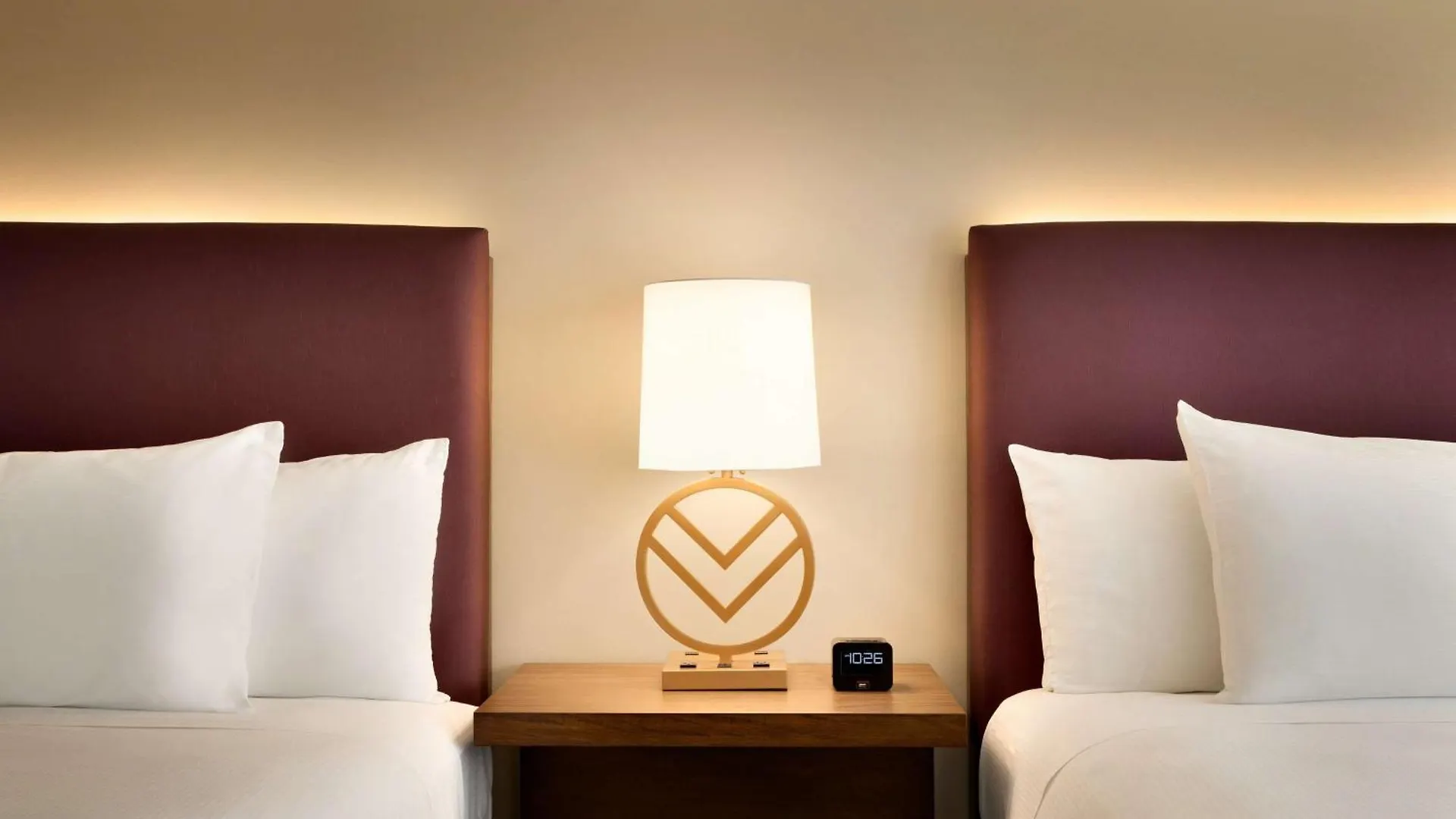 Embassy Suites By Hilton Phoenix Downtown North 3*,