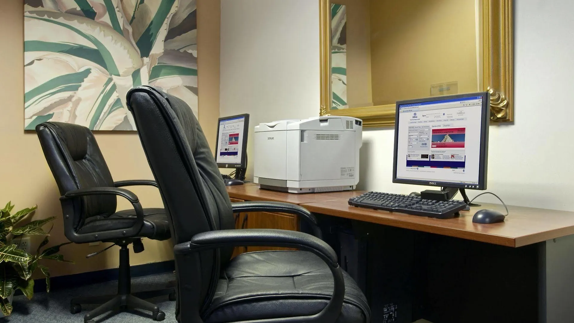Embassy Suites By Hilton Phoenix Downtown North מלון