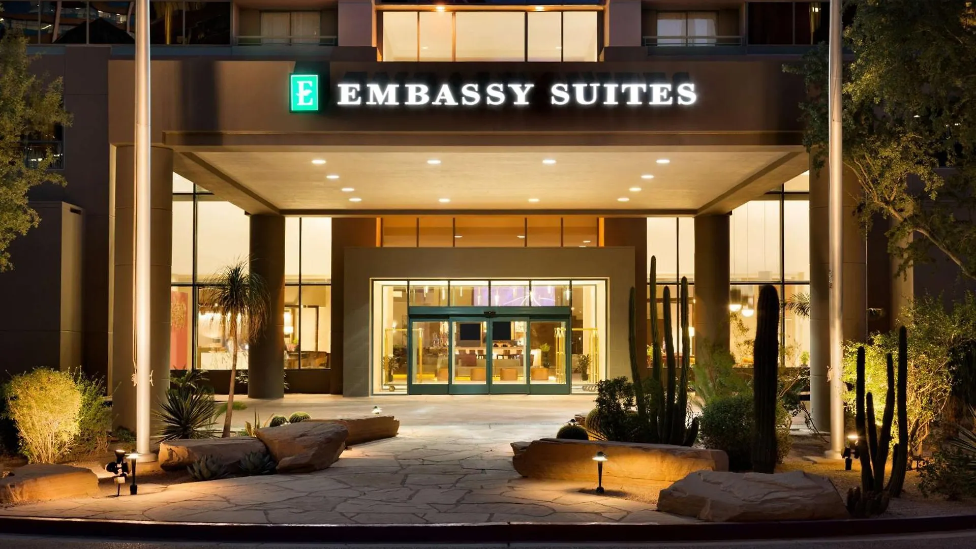 *** Otel Embassy Suites By Hilton Phoenix Downtown North ABD