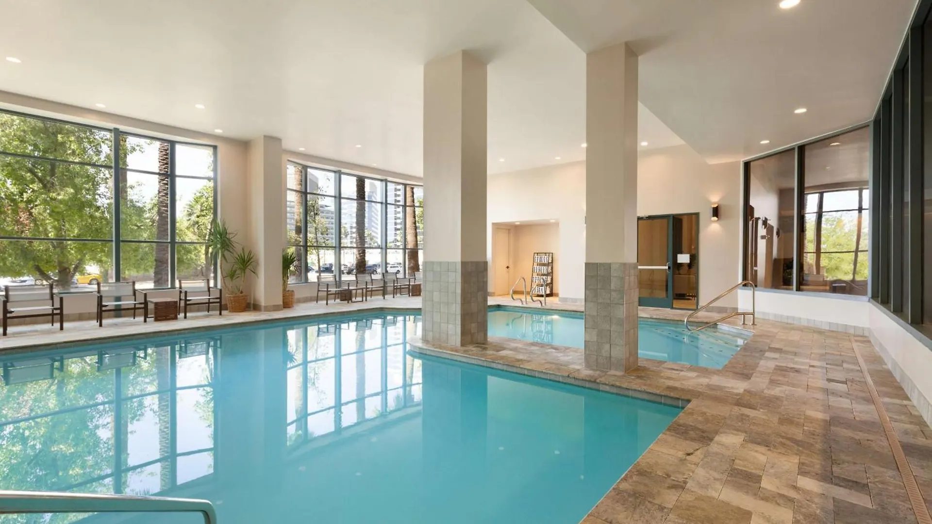 Embassy Suites By Hilton Phoenix Downtown North